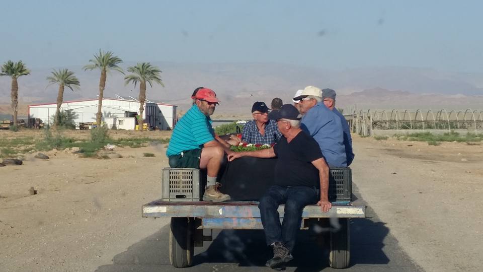 מלווים את עוזי בדרכו האחרונה