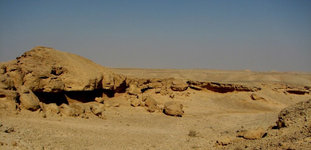 אתר חניה תחת דרגש סלע, תמונה 1